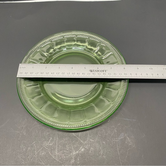 Green Depression Uranium Glass Plate Anchor Hocking Block Pattern 8 inch Plate - Picture 12 of 12